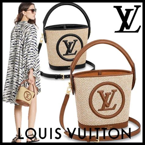 louis vuitton straws and pouch